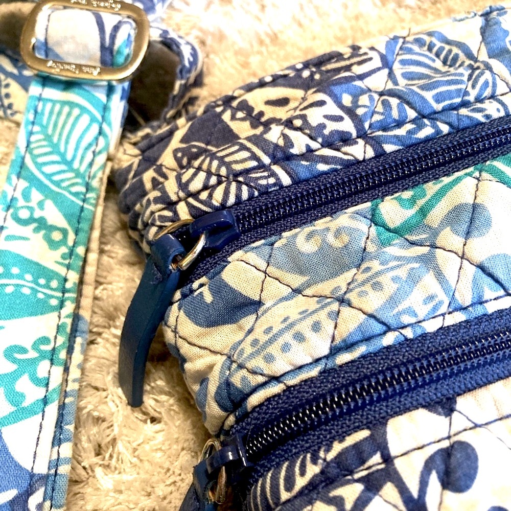 Authentic Vera B.- Santiago Crossbody bag in Superb like NEW condition!